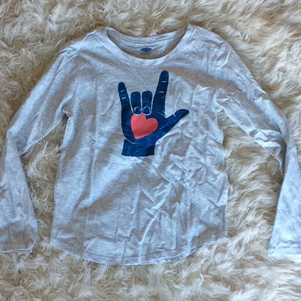 5/$25 long sleeve “I love you” tee (10-12) Large